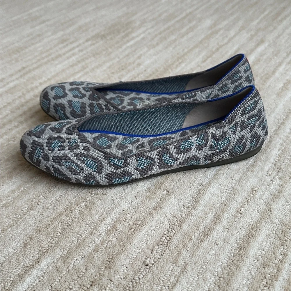 EUC Rothy’s Gray Spotted Leopard Cheetah Round Toe Flats Limited Edition Size 7
